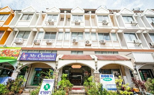 OYO 320 Regent 2002 Guest House, Забронировать Гостевой дом Отели Патонг-Бич с парковкой, Парковка