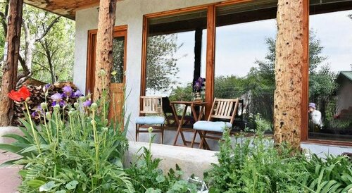 Royal Bear Lodge & Casita