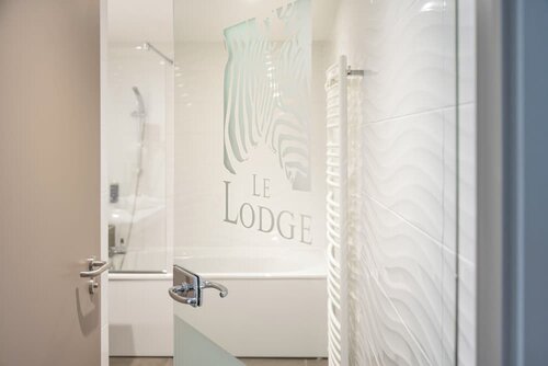 Brit Hotel Strasbourg Le Lodge, Забронировать Отель Отели Страсбурга с парковкой, рядом с Le Maillon - Strasbourg Theatre, Парковка
