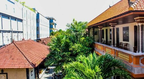 Lolo Beach Inn, Забронировать Гостевой дом Отели Легиан с завтраком, рядом с Пляж Легиан, Завтраки