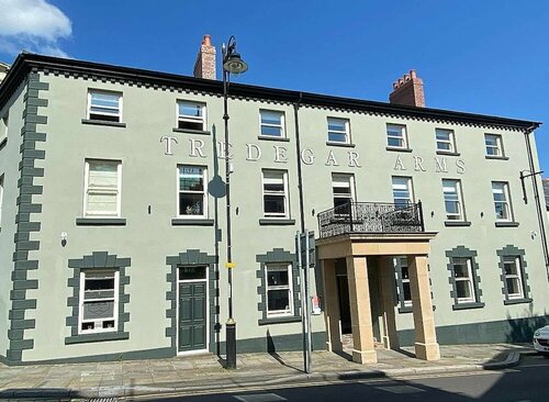 Tredegar Arms Hotel, Varaa Hotelli Tredegar 