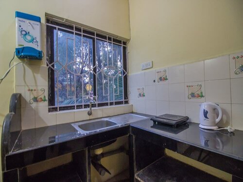 Bright Studio by OYO Rooms, Prenota Hotel Hotel a Goa con parcheggio, Parcheggio