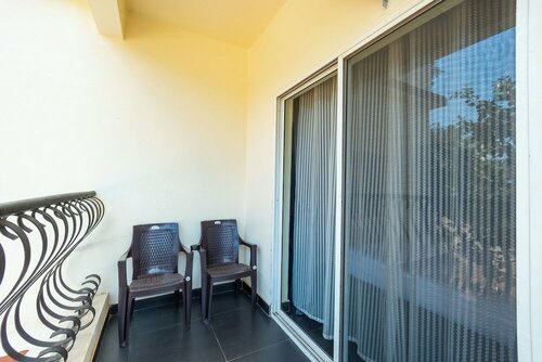 Itsy by Treebo - Blue Door, Prenota Hotel Morjim 