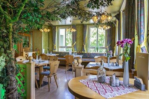 Landhotel Zum Niestetal, Забронировать Отель Отели Нистеталь с парковкой, Парковка
