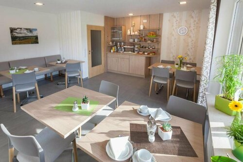 Haus Alexandra inkl MeineCard Plus, Забронировать Отель Виллинген Димельзее
