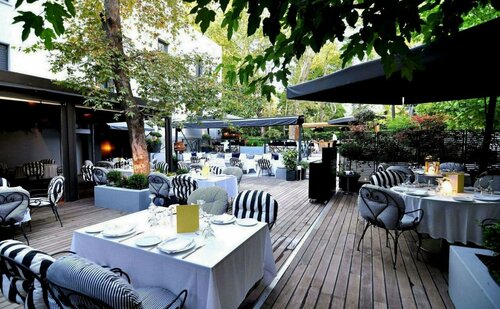 The Y Hotel, Đặt Khách sạn Kifissia 