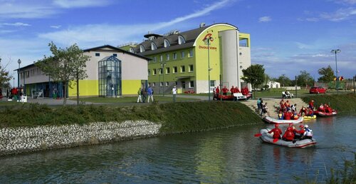 Camping Divoká Voda, Rezervovat Hotel Hotely v Bratislava s bazénem, Bazén