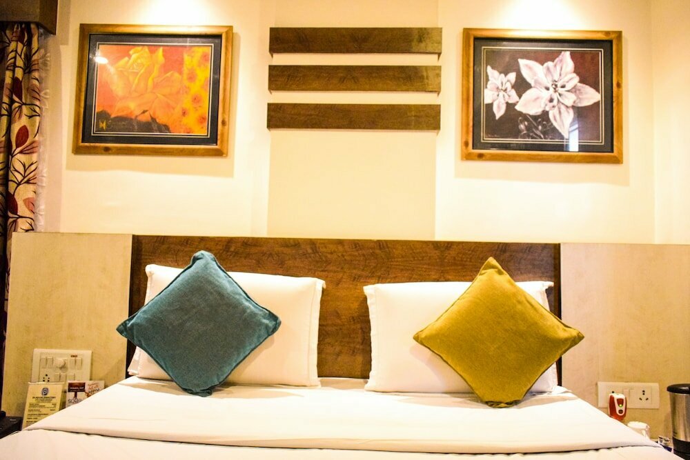 Hotel Pushpak