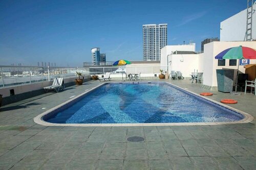 Wescott Plaza Hotel Apartments LLC Formerly West Zone Plaza Hotel Apts, Забронировать Апартаменты/квартира Отели Эмирата Дубая с парковкой, Парковка