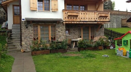 Auberge de la poste, Rezervați Hostel Hosteluri în Cantonul Vaud, Hostel