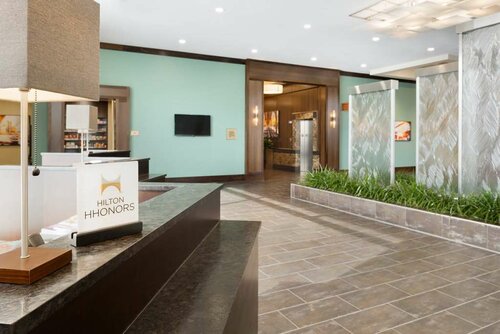 Embassy Suites by Hilton Chicago Naperville, Book Hotel Hoteller i Chicago med parkering, Parkering
