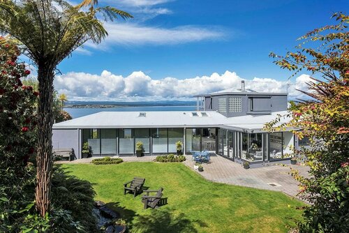 Serenity on Wakeman, Забронировать Отель «постель и завтрак» Отели Lake Taupo с парковкой, Парковка