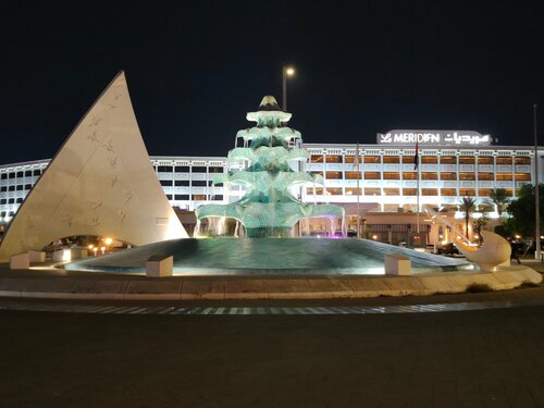 Курортный отель Le Meridien Abu Dhabi Hotel, Забронировать Курортный отель Отели Al Maryah Island с бассейном, Бассейн