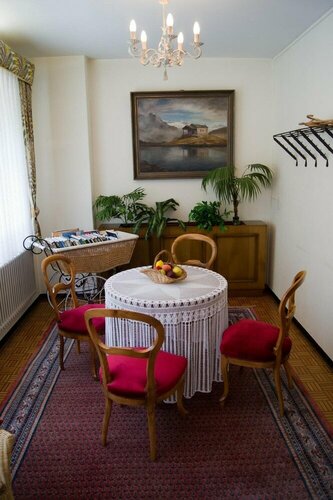 Hotel Alpina, Забронировать Отель Отели Церматт с завтраком, рядом с Matterhorn Museum, Завтраки