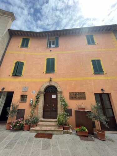 Locanda Francescana, Prenota Ostello Hotel a Umbria con parcheggio, Parcheggio