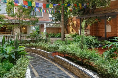 Hotel Thrive, A Tropical Courtyard, Забронировать Отель Тамель Катманду
