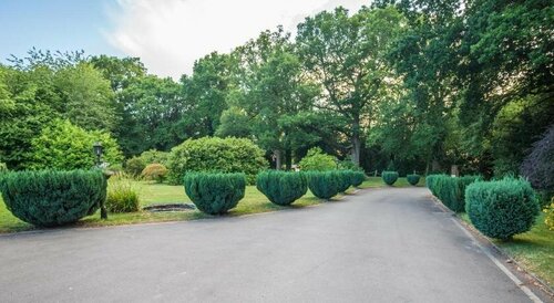The Regency Hotel Gatwick, Buchen Sie Hotel England Großbritannien
