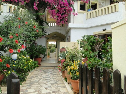 Paradise Inn, Забронировать Апарт-отель Отели Пископианон с парковкой, Парковка