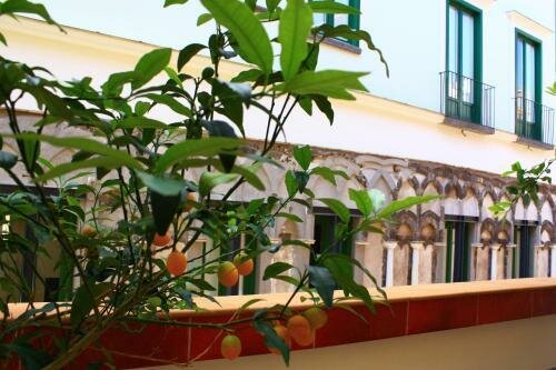 Haripergo Apartments a bridge for amalfi coast, Забронировать Апартаменты/квартира Отели в центре Салерно, в центре, Парковка