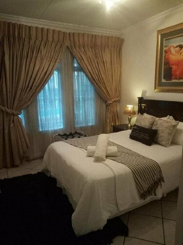 Bruno Comfort Suites, Book Pension Krugersdorp West Rand
