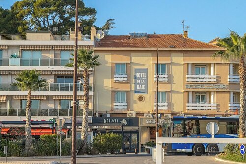 Hotel de la Baie, Забронировать Отель Отели в центре Бандоль с завтраком, отели в центре Бандоль с завтраком