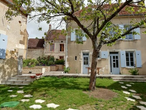 L'auberge de Treigny - Hostel, Rezervasyon Pansiyon / Hostel Treigny-Perreuse-Sainte-Colombe Yonne