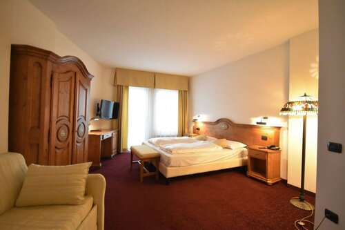 Folgaria Post Hotel, Забронировать Отель Отели в центре Фольгария, в центре
