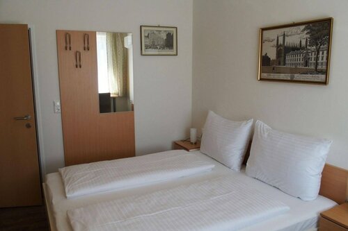 Pension Casa Topolino, Réserver Hôtel Wiener Neustadt 