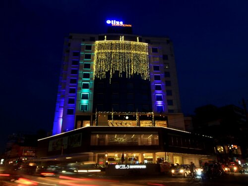 Olive Downtown, Забронировать Отель Отели Tripunittura с бассейном, Бассейн
