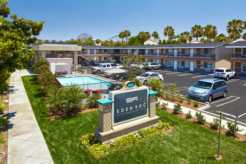 Eden Roc Inn & Suites near the Maingate, Забронировать Отель Анахайм Disneyland California