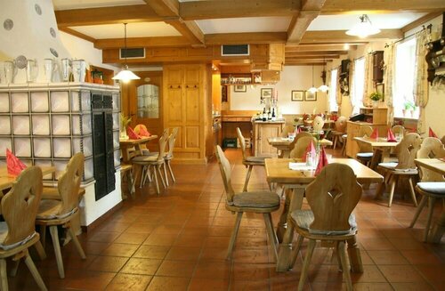 Gasthaus zur Linde, Book Guesthouse Hohenpolding 