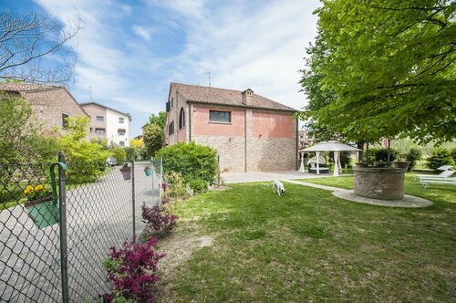 B&B Un mondo a Colori, Book Bed and Breakfast Hoteller i Ferrara med pool, Swimmingpool