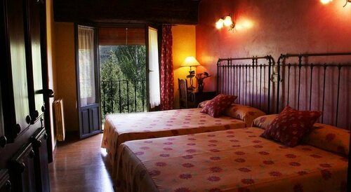 Hotel Doña Sancha, Забронировать Отель Коваррубиас 