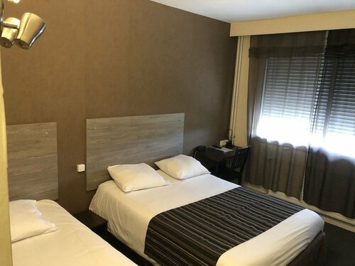 Adonis Lyon Est Hôtel Artys, Забронировать Отель Сен-Приест Rhône