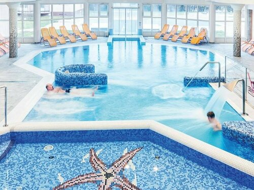 Hotel Europa Fit Hévíz, Забронировать Отель Хевиз Зала, рядом с Термальное озеро Хевиз