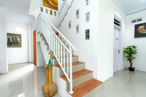 Ndalem Kopen Syariah by Oyo Rooms, Book Hotel Hoteller i Sleman med parkering, Parkering