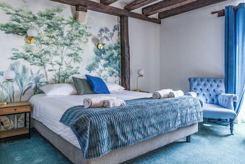 The Originals Boutique, Hôtel Le George , Loches, Забронировать Отель Отели Лош с парковкой, Парковка