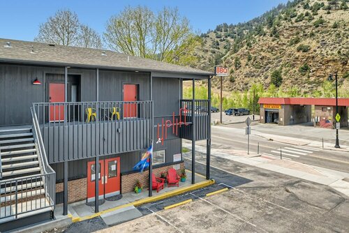 JC Suites, Забронировать Отель Айдахо-Спрингс Roosevelt National Forest, рядом с Золотой прииск и музей Арго