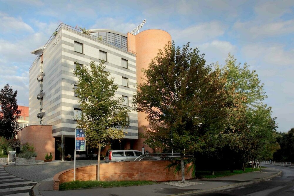 Expo Hotel