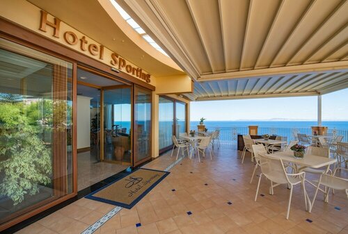 Hotel Sporting, Забронировать Отель Вико-Экуенсе Побережье Сорренто
