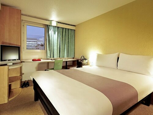 Hotel ibis Braga, Забронировать Отель Отели Portuguese Route of Santiago с парковкой, Парковка