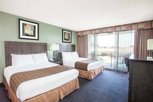 Travelodge by Wyndham Monterey Bay, Rezervovat Mini-hotel Monterey 