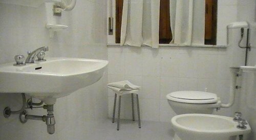 Albergo Giglio, Забронировать Отель Отели Кьянчано-Терме с парковкой, Парковка