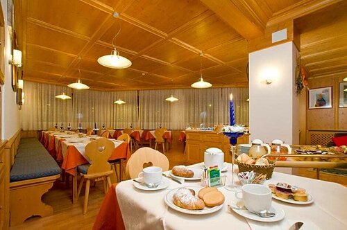 Albergo Antelao, Забронировать Отель Отели в центре Сан-Вито-ди-Кадоре, в центре, Парковка