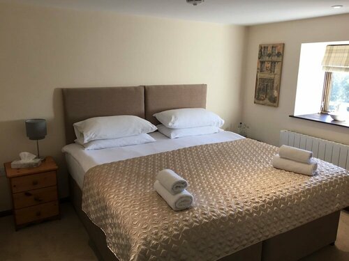 The Tollgate Inn, Rezervați Pensiune Hoteluri în Gloucestershire cu parcare, Parcare