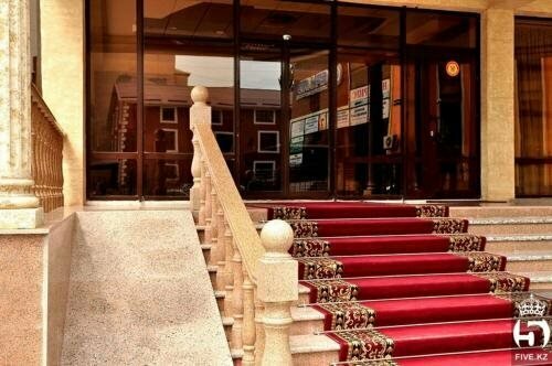 Hotel Bellagio Shymkent, Varaa Hotelli Shymkent hotellit, joissa on pysäköinti, Pysäköinti