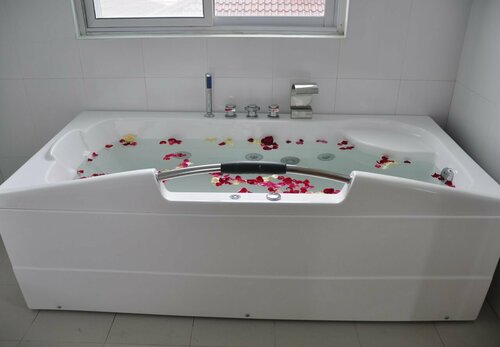 Cassiopeia Hotel, Book Hotel Nyaung Shwe Shan State