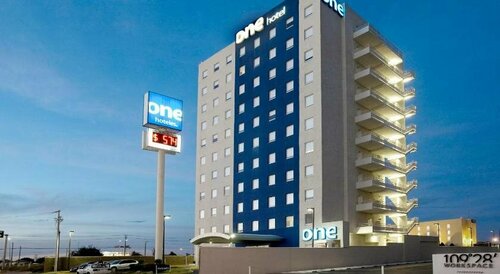 One Leon Poliforum, Забронировать Отель Отели Леона с завтраком, рядом с Trade Center CEFEL, Завтраки