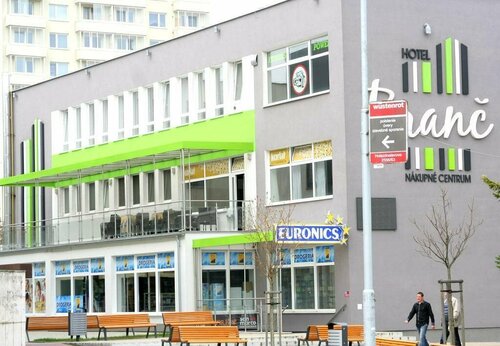 Hotel Branč, Забронировать Отель Отели Сеница с парковкой, Парковка