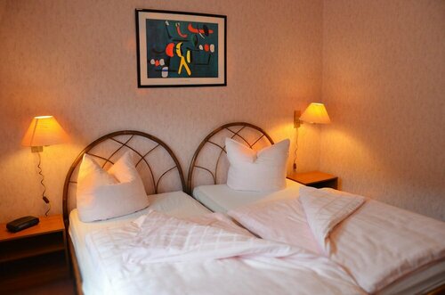 Hotel Zur Hallenburg, Prenota Hotel Steinbach-Hallenberg Turingia